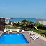 Mad Sea Hotel 3*