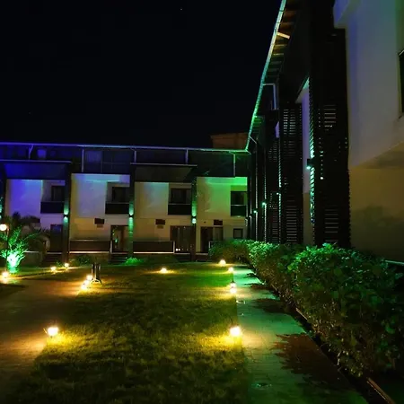 Mad Sea Hotel 3*