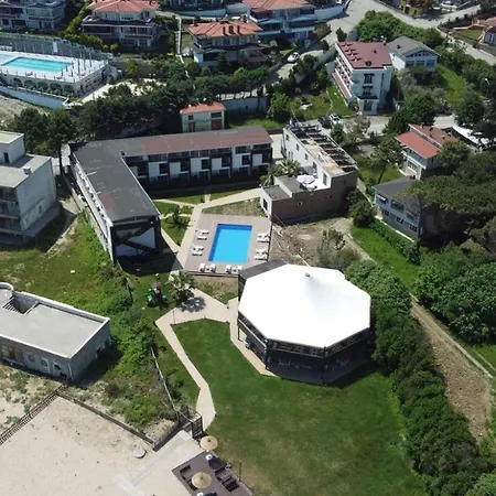 Mad Sea Hotel 3*