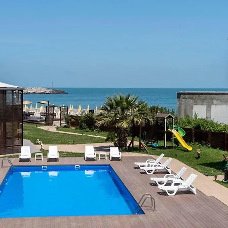 Mad Sea Hotel 3*